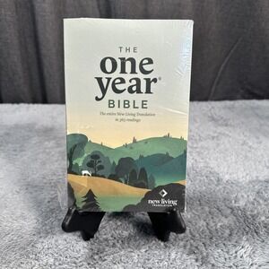 The One Year Bible NLT (Softcover): the Entire Bible in 365 Readings in the Clea